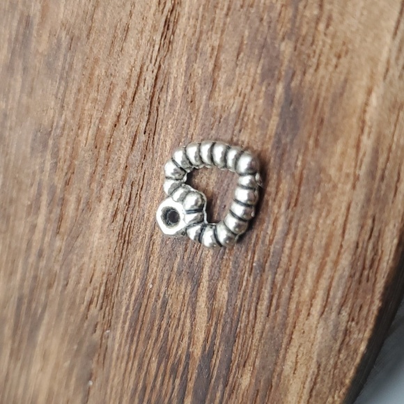 Braided silver heart charm pendant - Picture 1 of 1